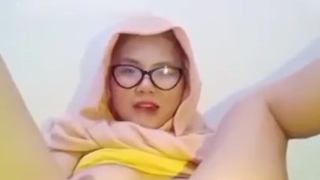 Cewek Jilbab Cantik Colmek Memek Basah