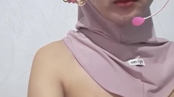 Acca Jilbab Mendesah Remas Nenen